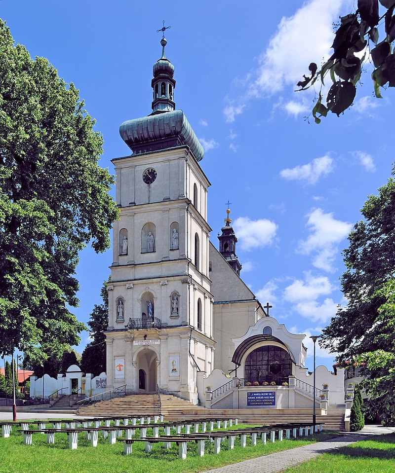 Budynek Sanktuarium Matki Bożej Zwycięskiej>