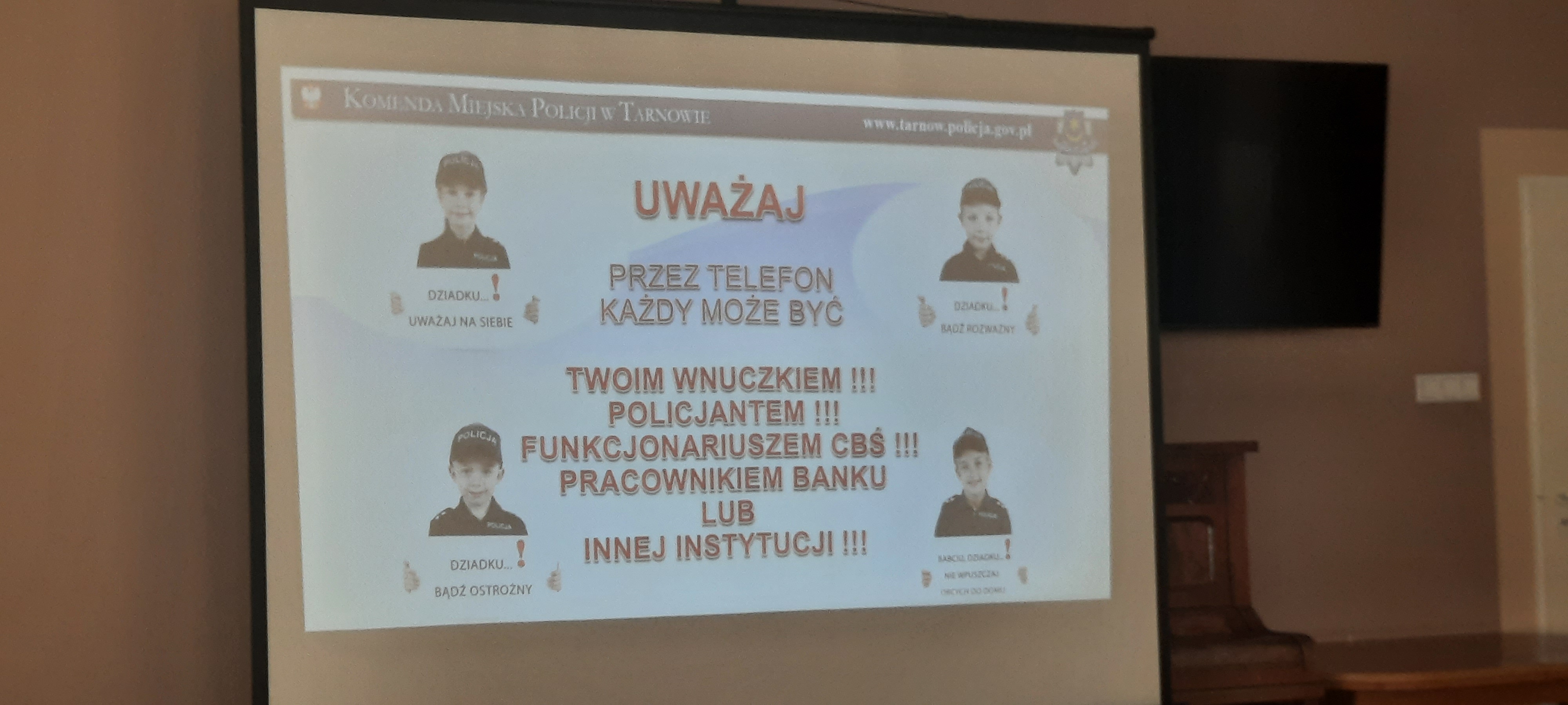 Zdjęcie slajdu z prezentacji z napisem Przez telefon każdy może być Twoim wnuczkiem,policjantem!